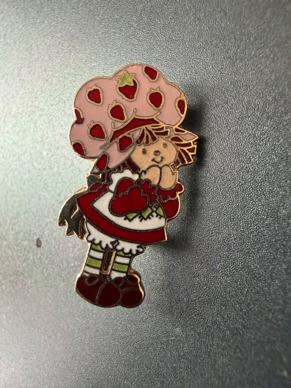Vintage 1980 Strawberry Shortcake Enamel Lapel Pin Brooch Gold Tone Cloisonné